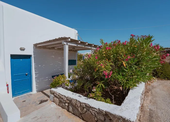 Gryparis\' Club Apartments