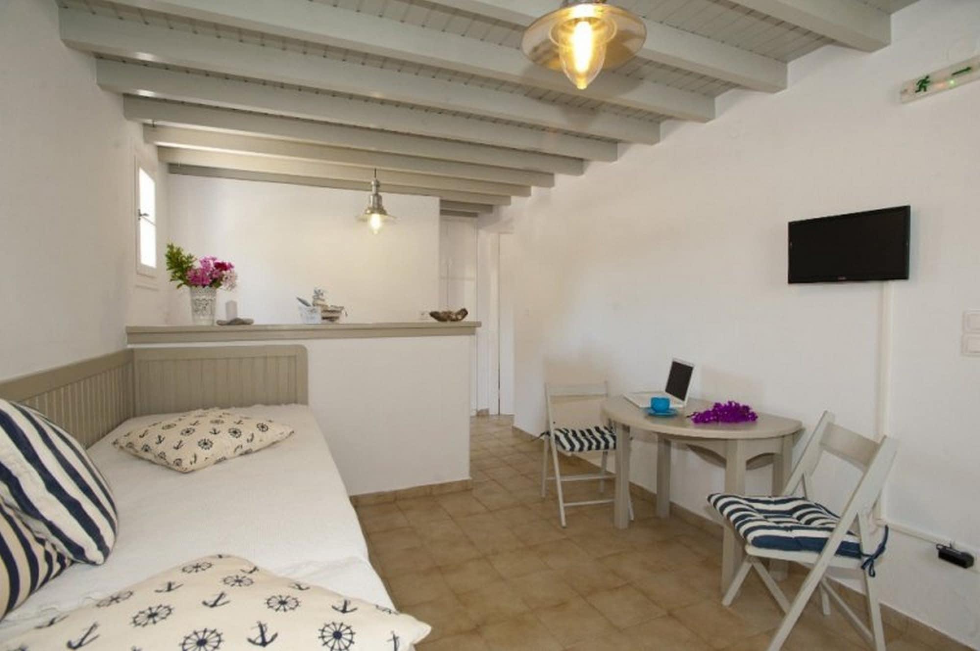 Gryparis' Club Mykonos Town