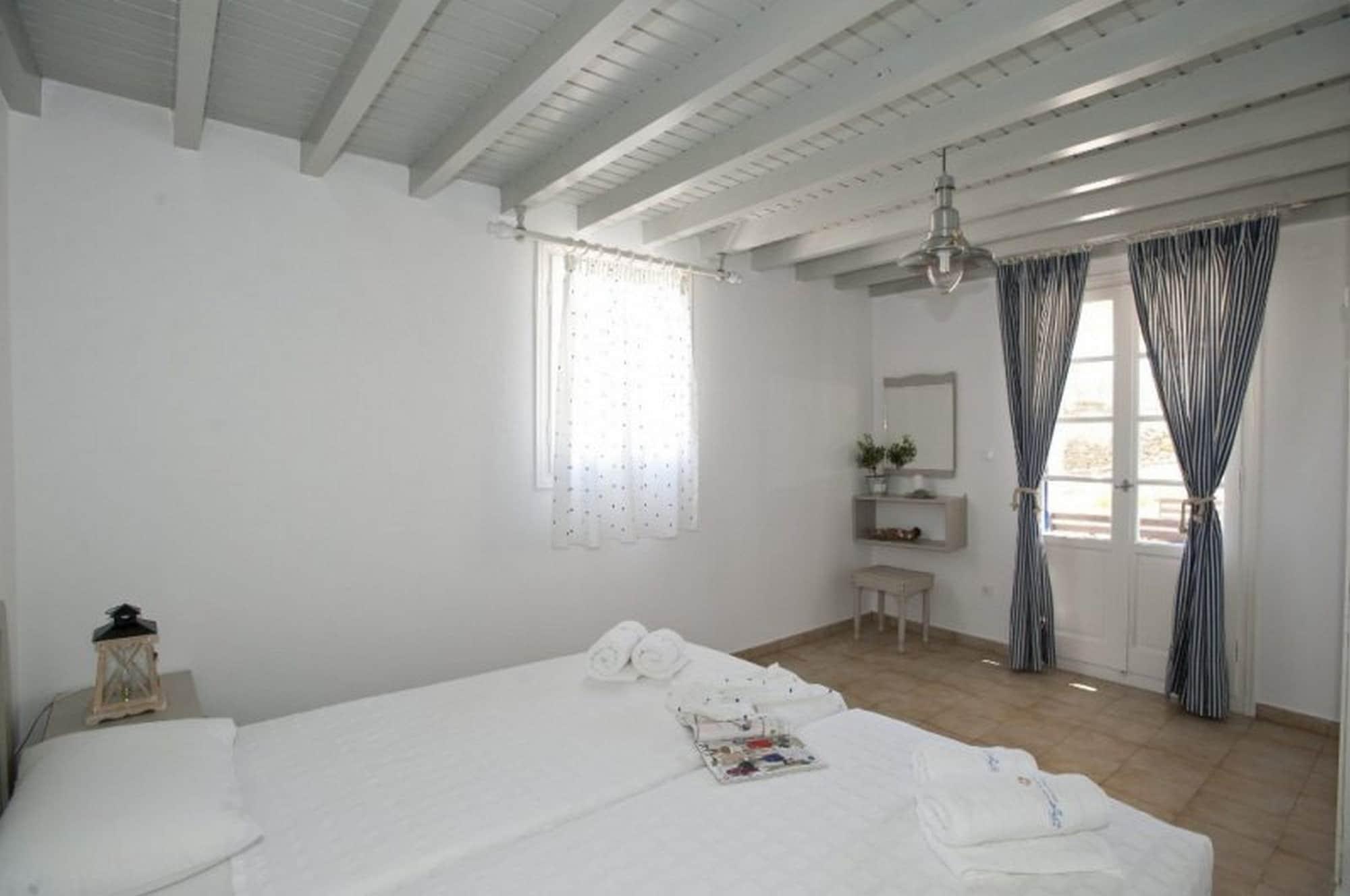 Apartment Gryparis' Club