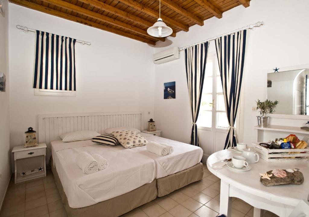 Gryparis' Club Apartment *