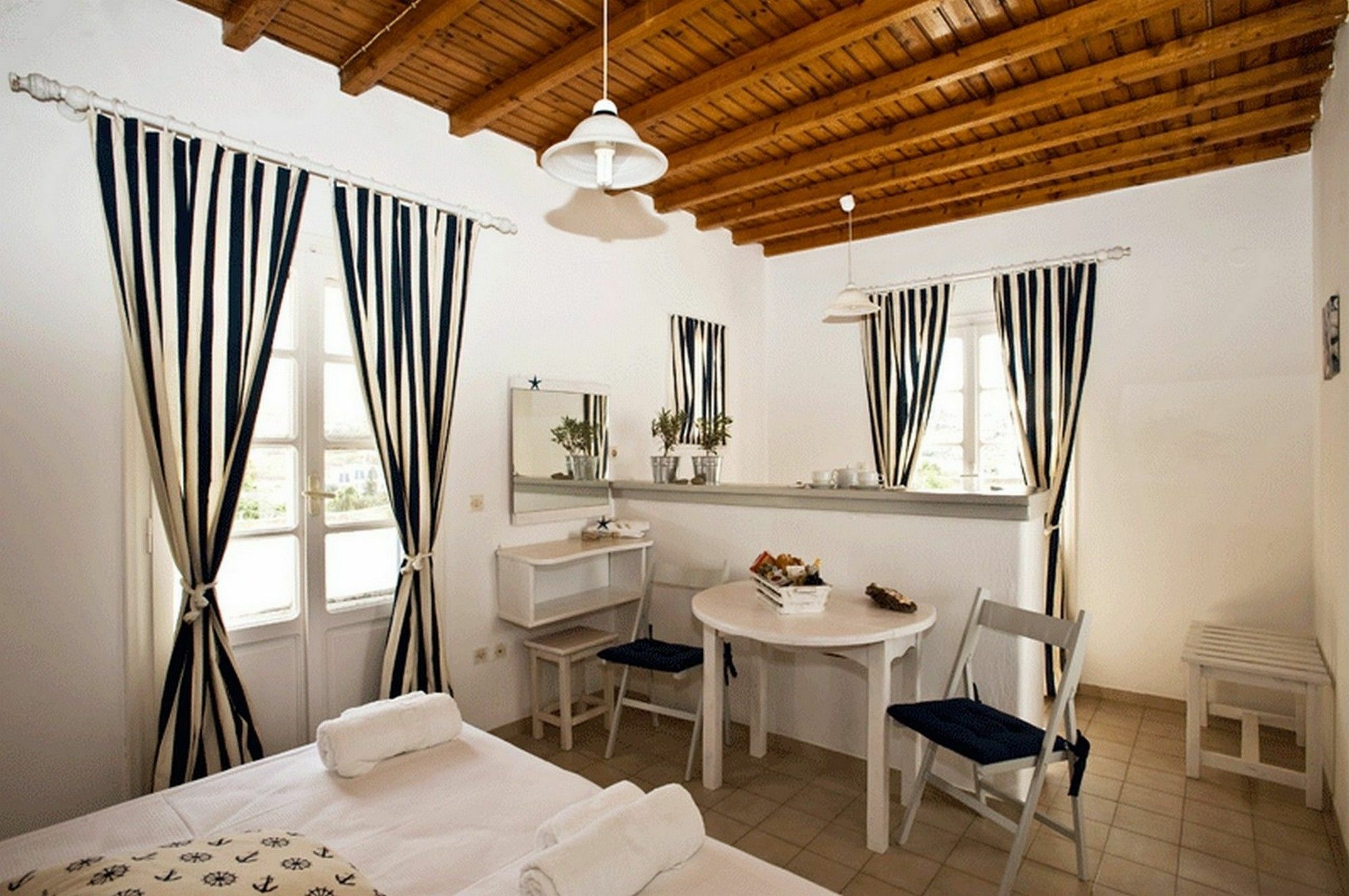 Gryparis' Club Apartment *